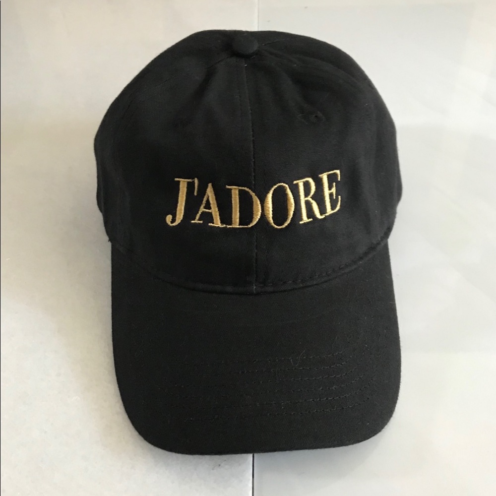 J’adore Dad Style hat.